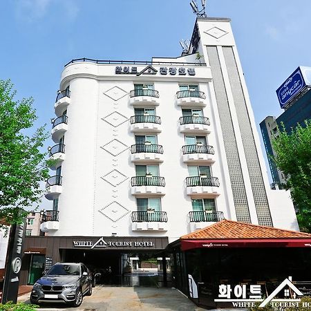 White Tourist Hotel Jeonju Exterior foto